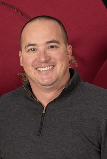 dustin headshot
